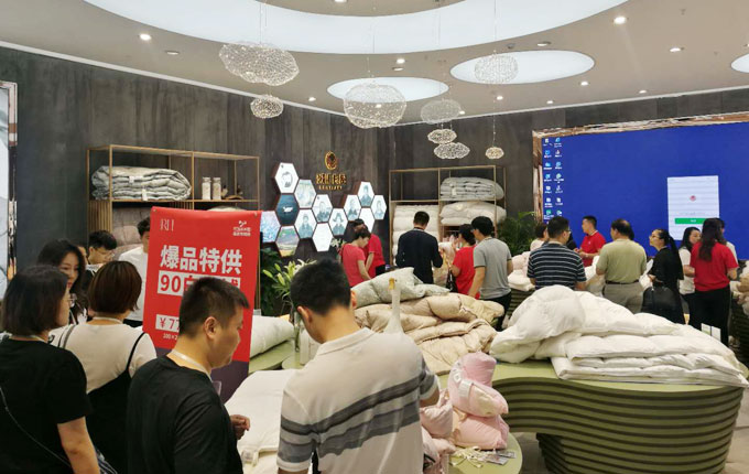 多地展會現(xiàn)場簽單！百聯(lián)憑什么“約”到服裝家紡用戶？
